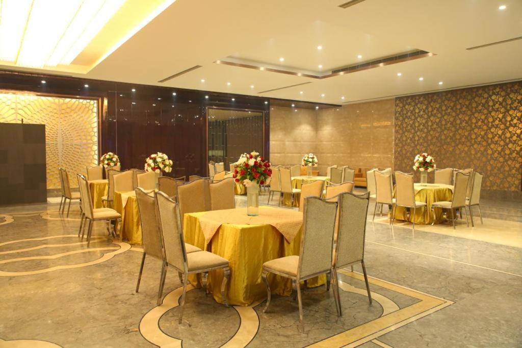 The Grand Village Moradabad Exterior foto
