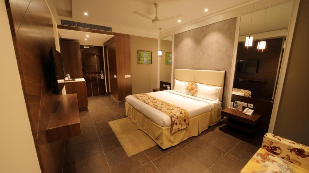 The Grand Village Moradabad Exterior foto